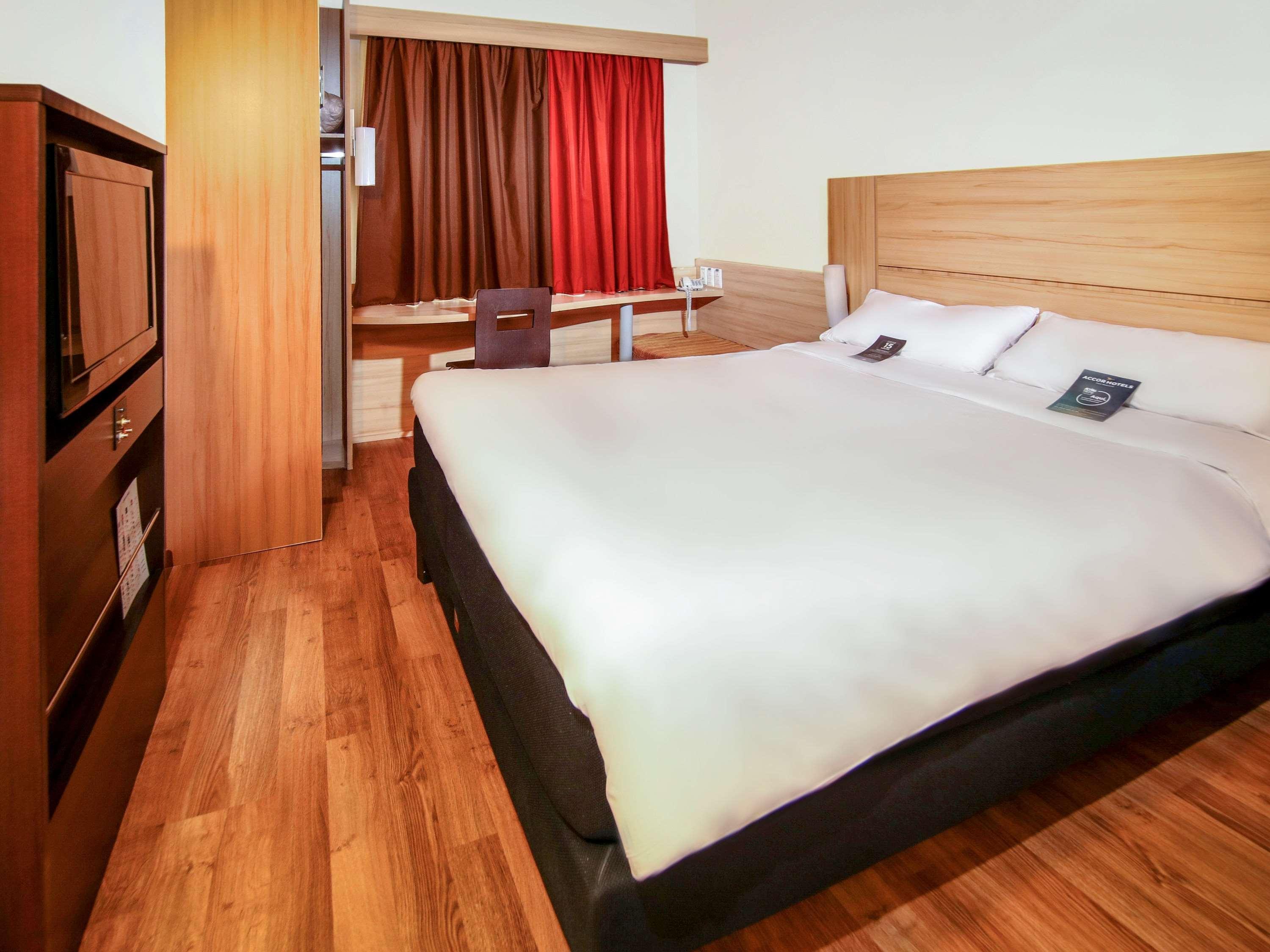 Готель Ibis Santiago Providencia Екстер'єр фото