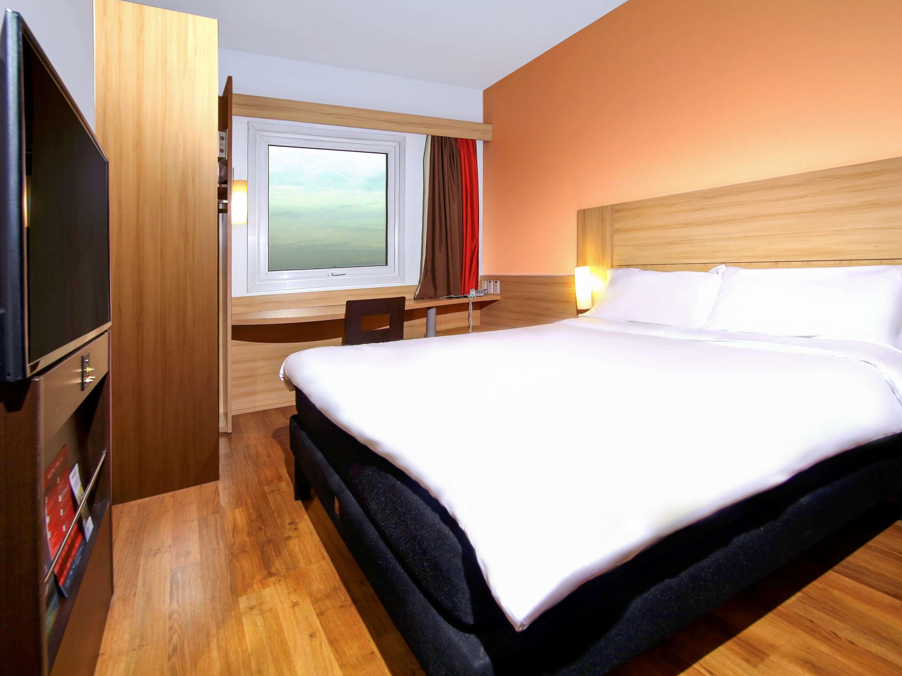 Готель Ibis Santiago Providencia Екстер'єр фото