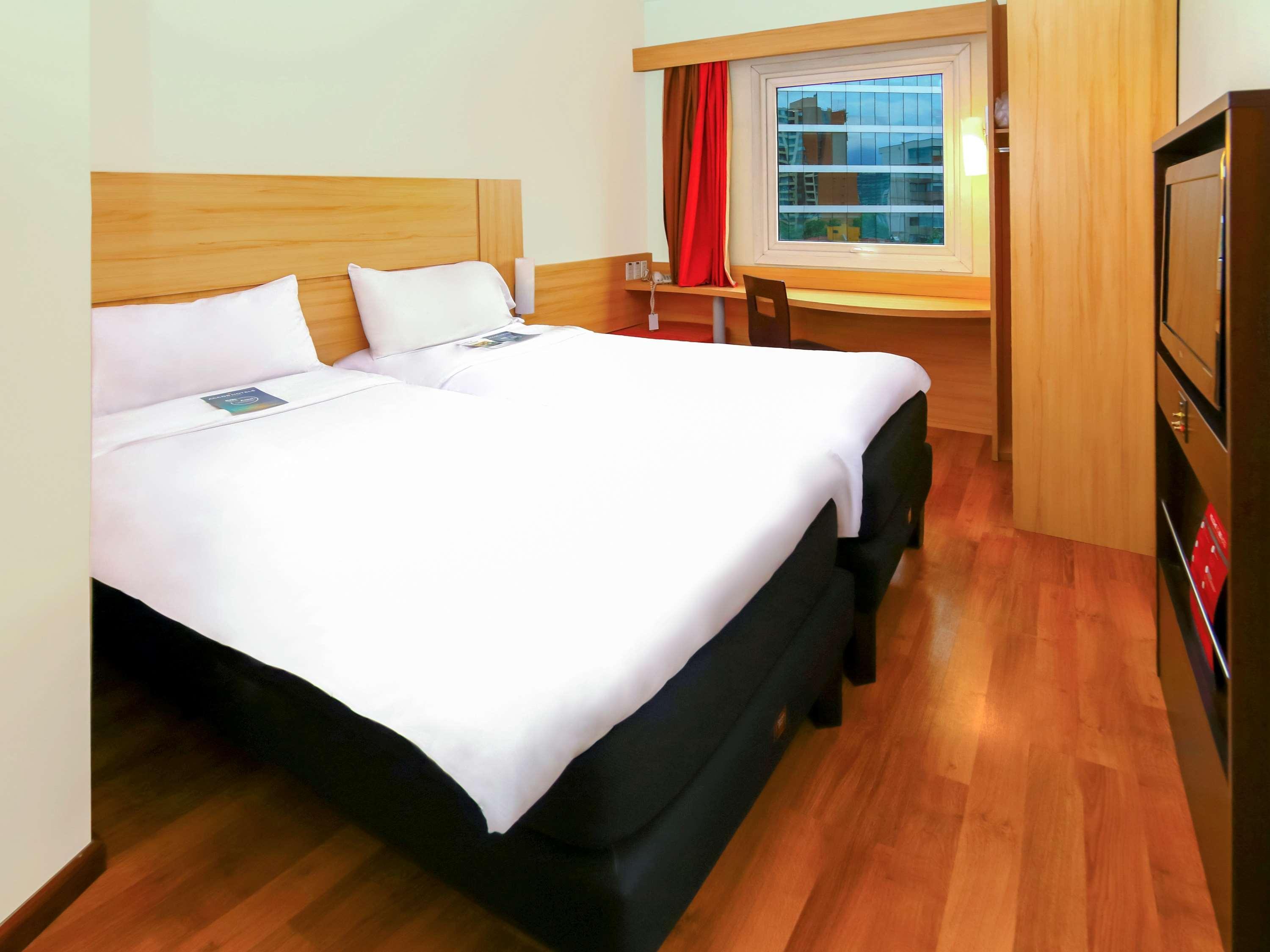 Готель Ibis Santiago Providencia Екстер'єр фото