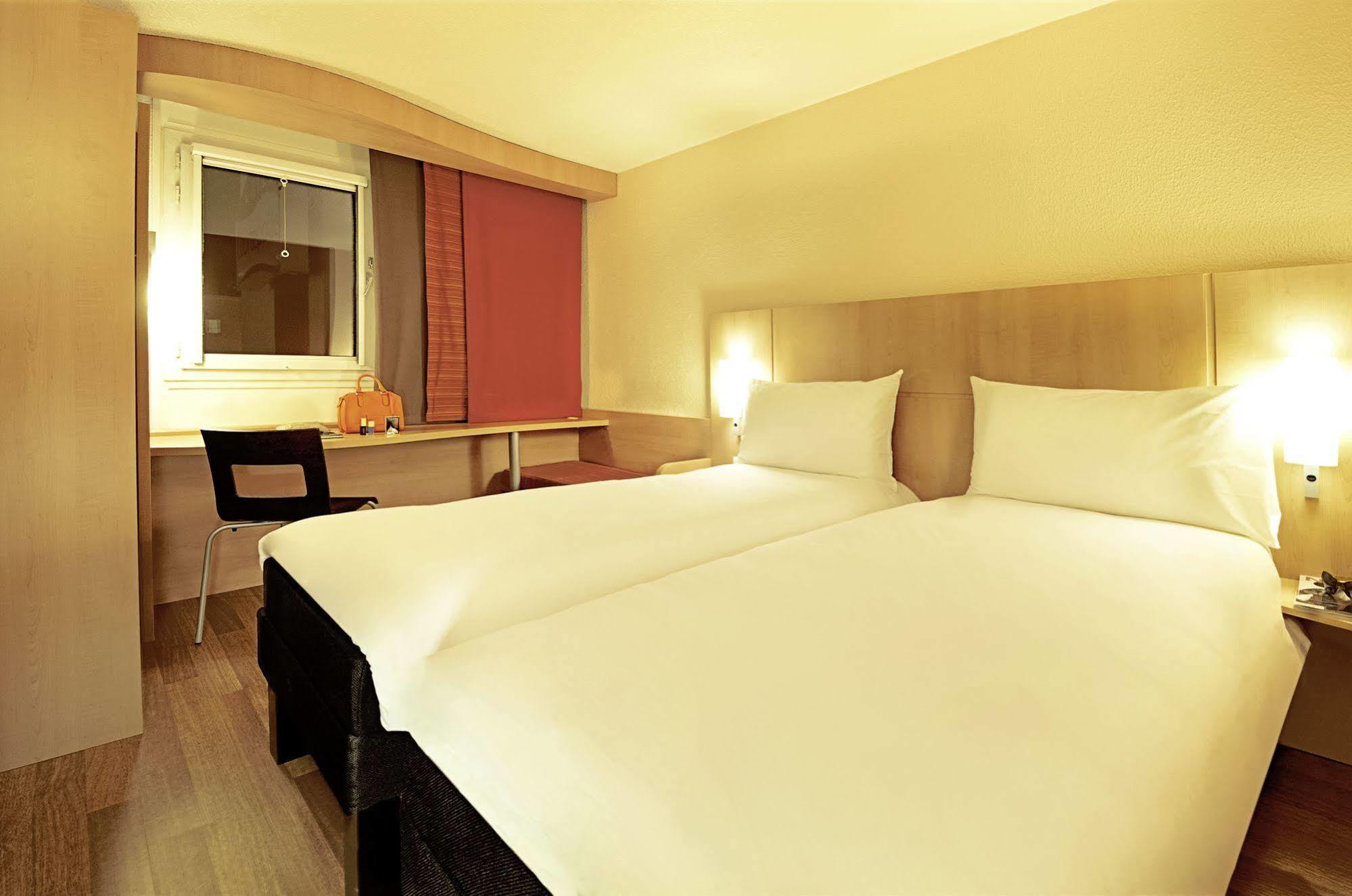 Готель Ibis Santiago Providencia Екстер'єр фото