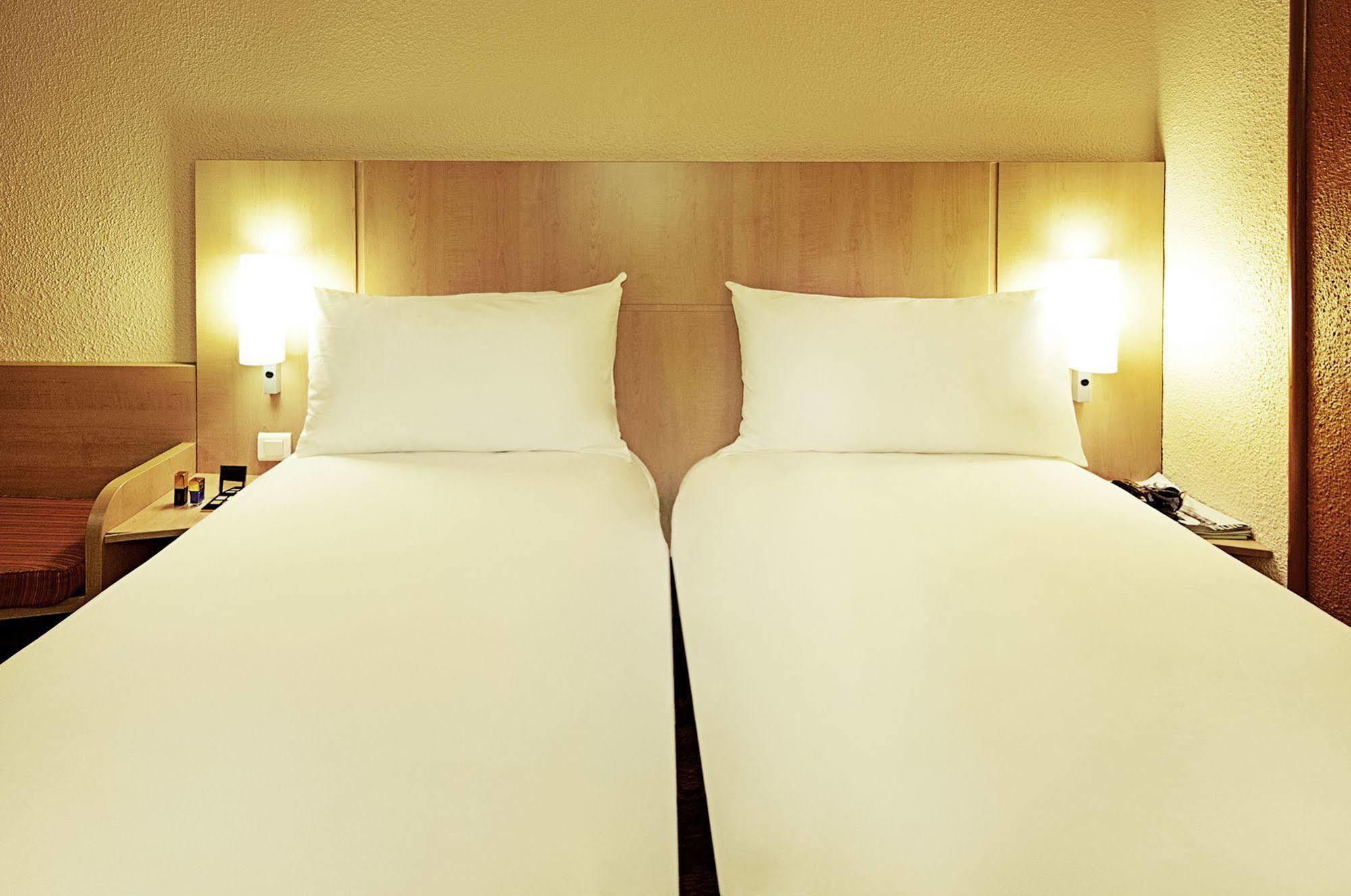 Готель Ibis Santiago Providencia Екстер'єр фото